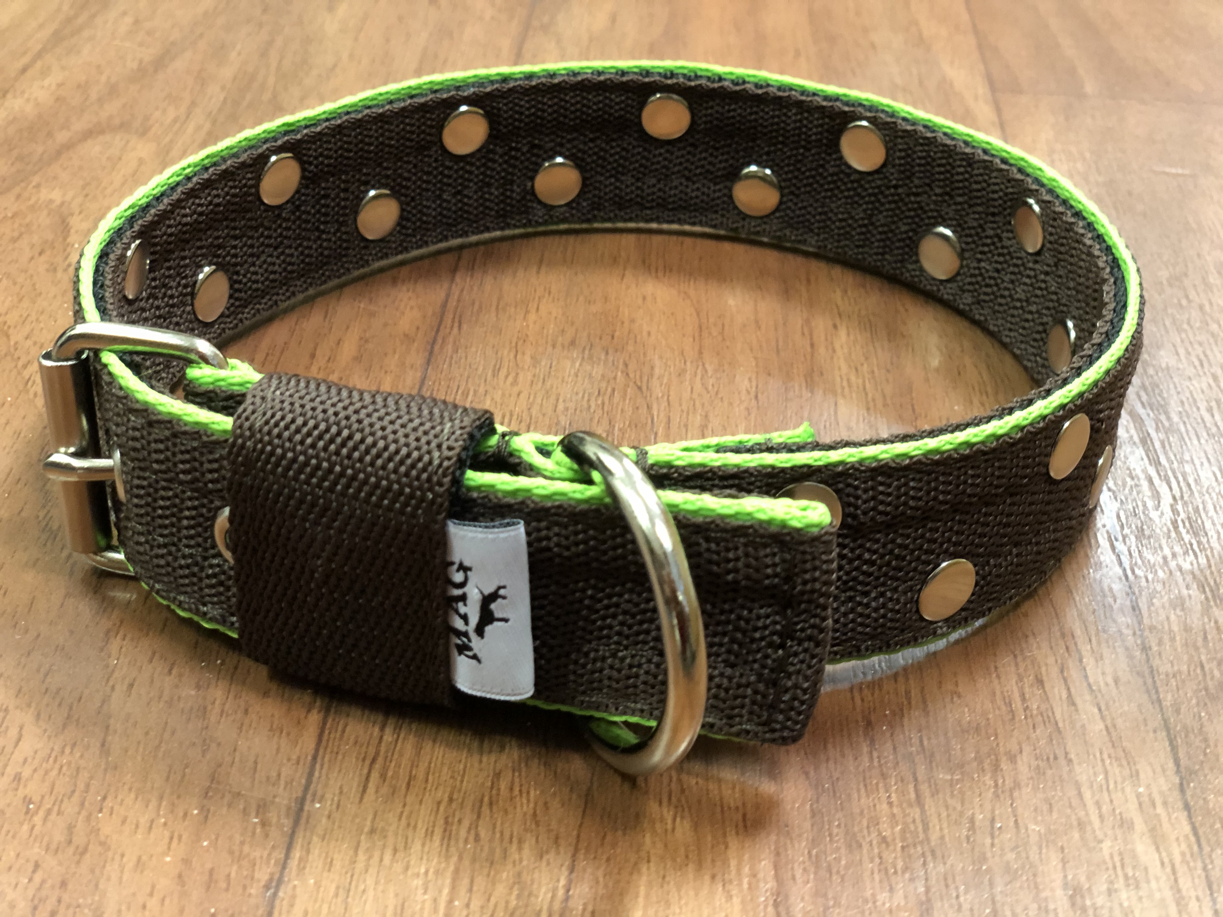 Obojek s nýty - stříbrné kování 3cm