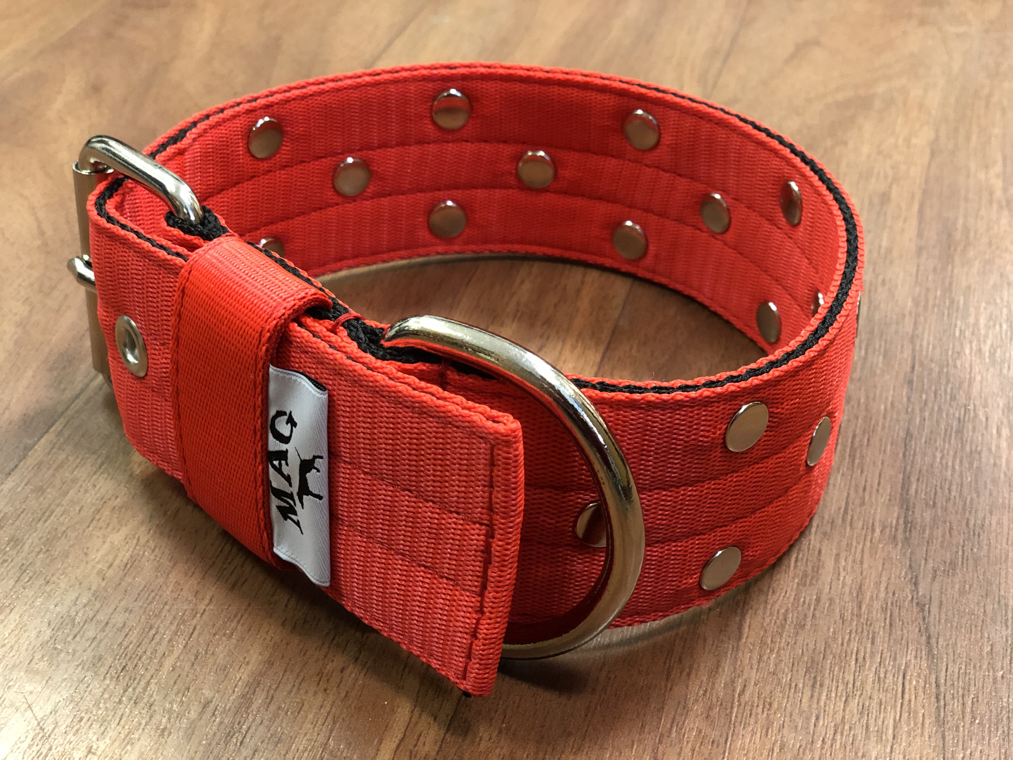 obojek s nýty - stříbrné kování 4cm