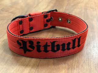 Obojek s výšivkou-plemeno psa 4cm+fleec-černé kování 